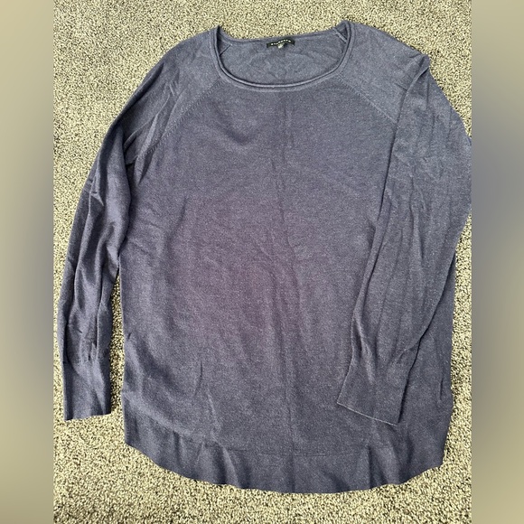 Staccato size large navy blue sweater. Light weight - Picture 1 of 1
